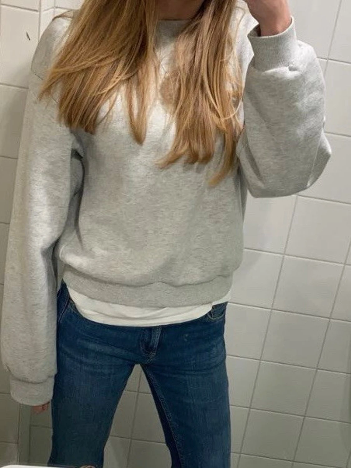 Ljusgrå sweatshirt - 1