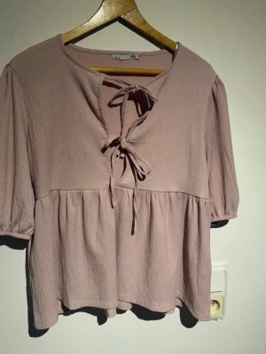 Ny blus ifrån lager 157 - Aldrig använd endast provad