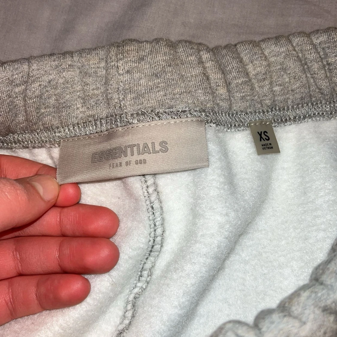 Grå Essentials Fear of God shorts - 4