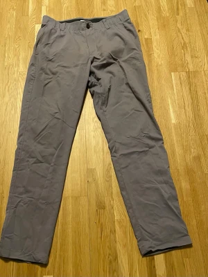 Under Armour byxor  - Fint skick inga konstigheter storlek 32/32