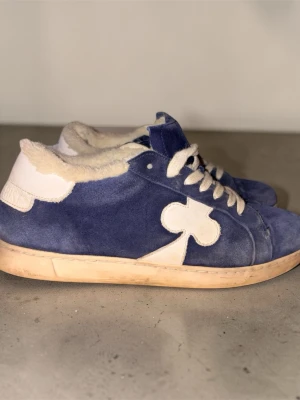 The gallerist  - Säljer mina the gallerist skor jag använt i 1månad. Köpte in dem för 2699kr, säljs för 1199kr, (pris kan diskuteras) Bra skick, inga defekter! Det är storlek 40