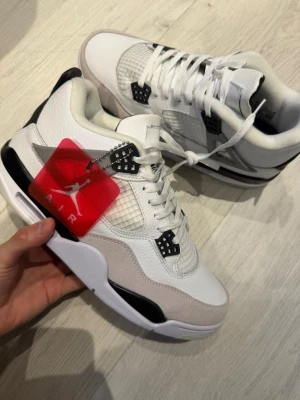 Jordan 4 military black - Size 44.5, true to size. Brand new and never worn, very comfortable and great quality.