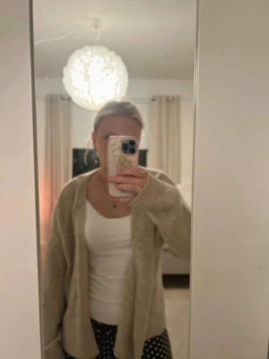 Beige kofta från hm, storlek S - Fin kofta