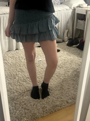 volangkjol  - Supersöt gråblå kjol