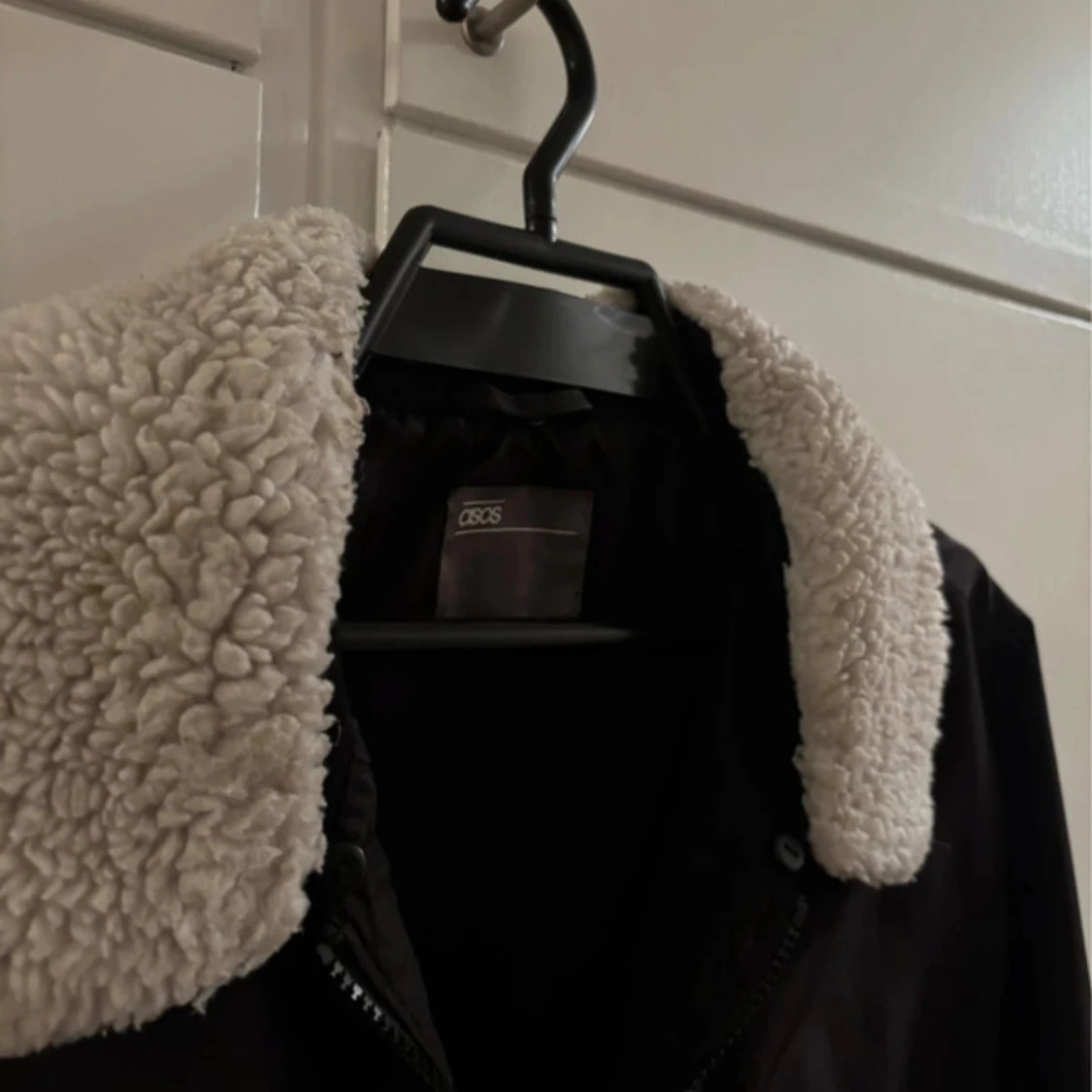 Svart teddyjacka med krage från asos - 1