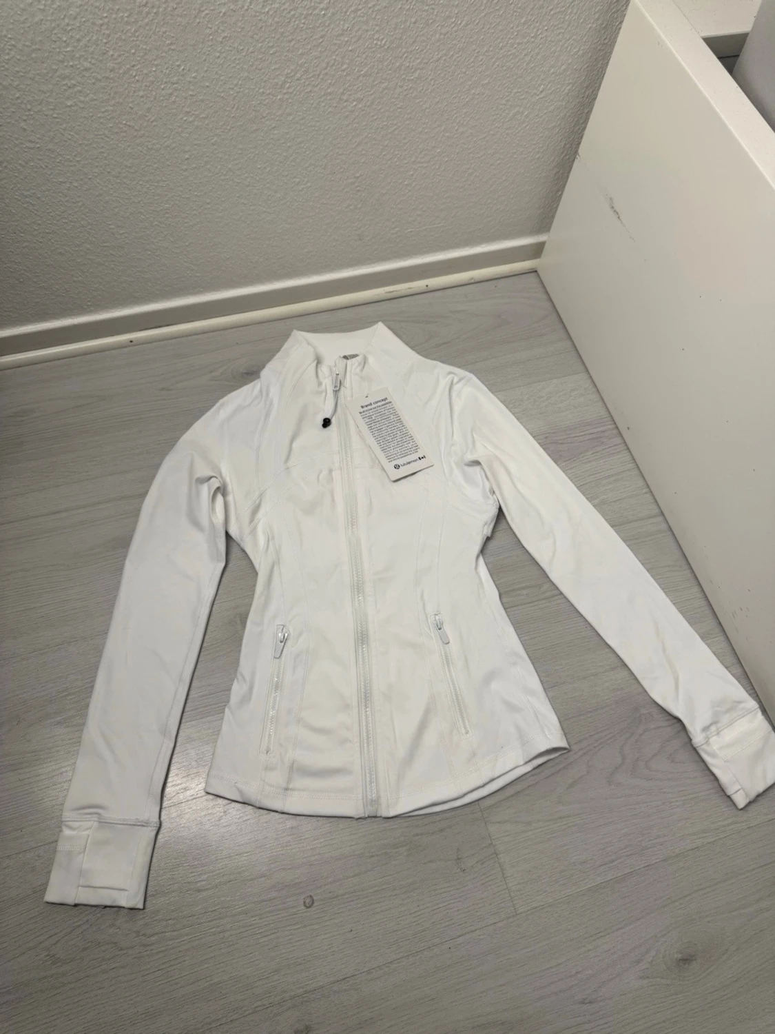 Vit zip-kofta från Lululemon - 1