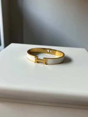 H armband - Aldrig använt!