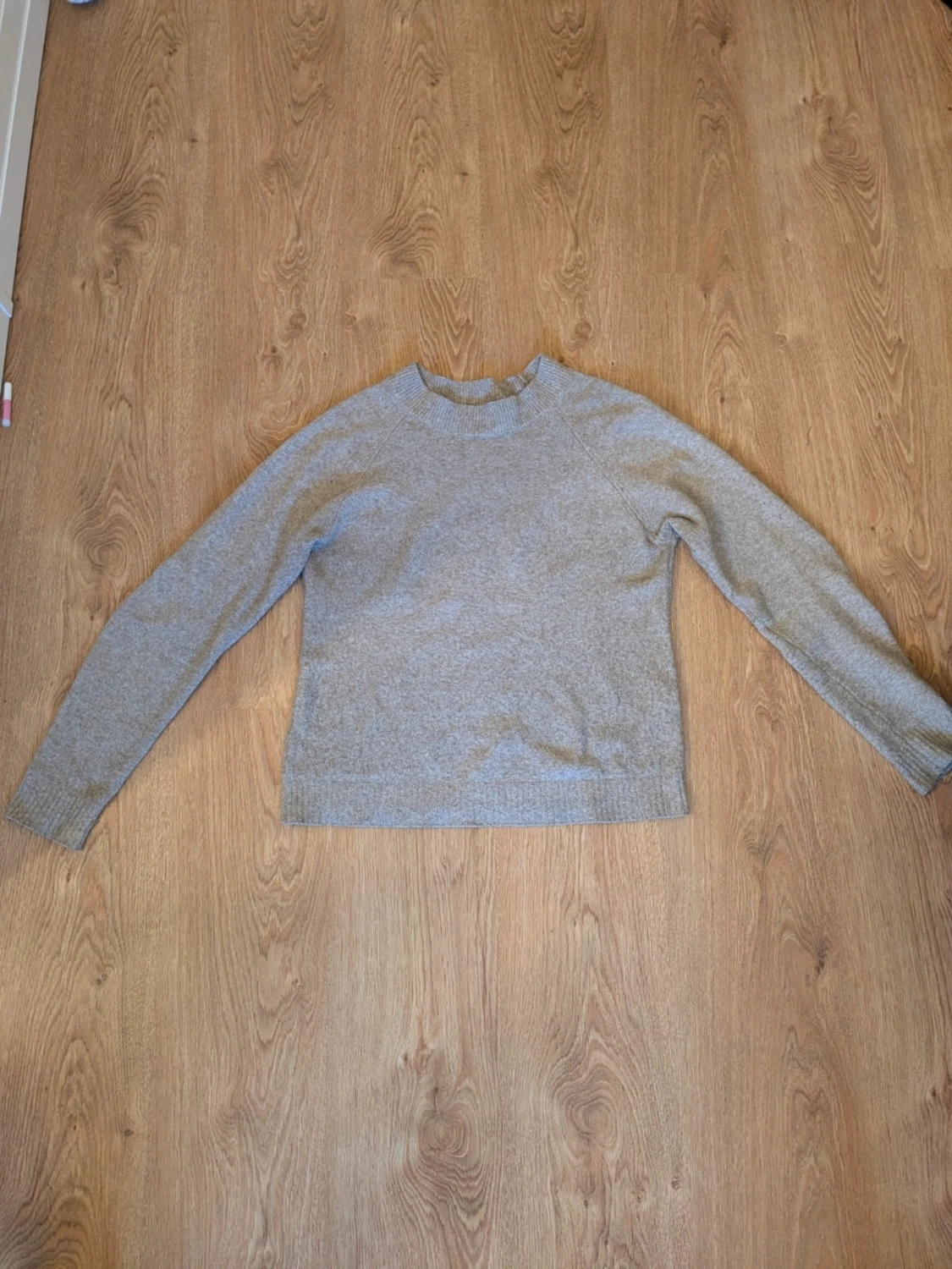 Beige stickad tröja från Vero Moda 
