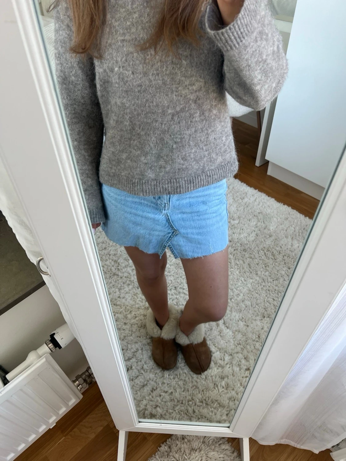 Ljusblå jeanskjol med rå kant - 3