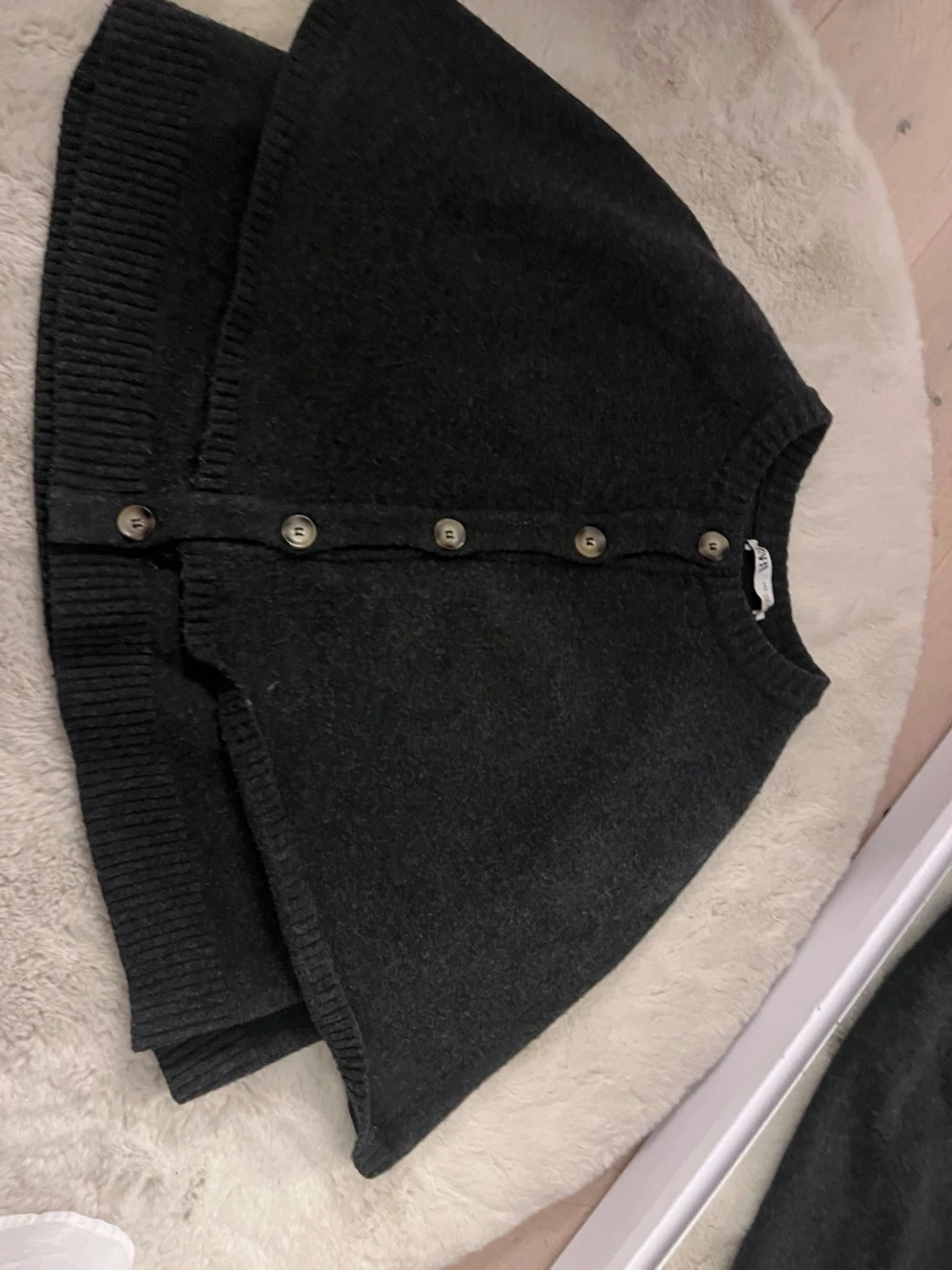 Mörkgrå stickad poncho från zara - 1