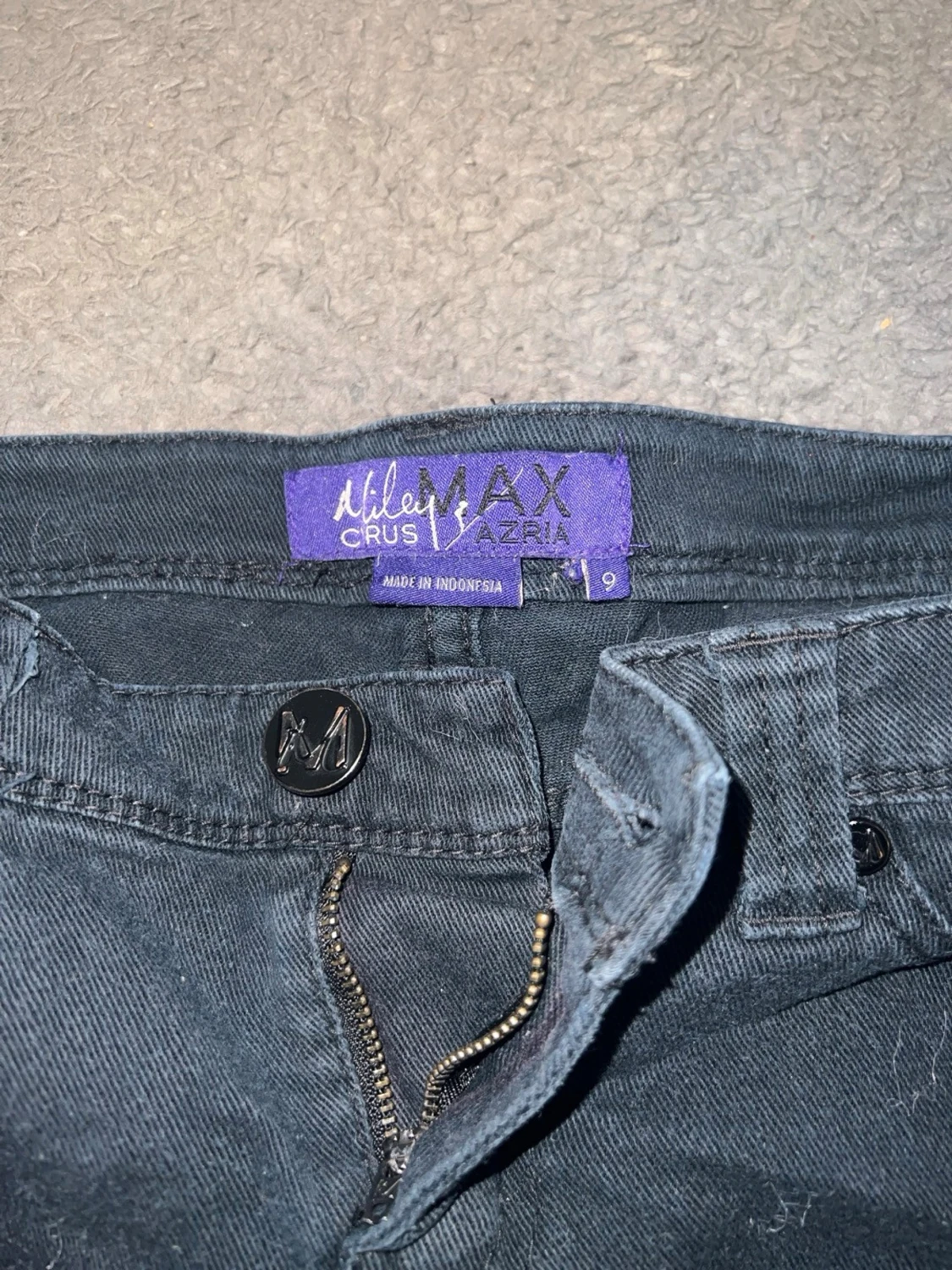 Svarta jeansshorts från Ashley Max - 2