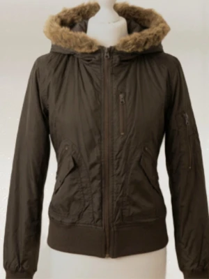 Y2K vintage avant garde 2000s 90s bomber jacket - Använd men i gott skick, pris kan diskuteras💗