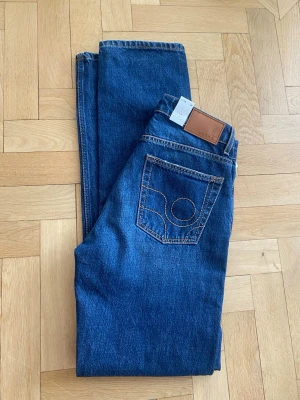 Nya Eytys jeans Orion - Nya jeans från Eytys i modellen Orion. Storlek 28/34. Ett kap!