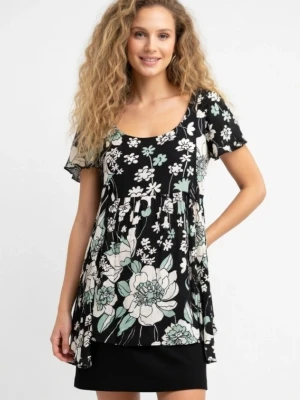 NY oanvänd svart/vit/grön mönstrad tunika med knyt. Strlk: XS/34. Viskos. - Helt ny och oanvänd svart/vit/grön-mönstrad tunika med knytband. Storlek: 34/XS. Material: Viskos. Etiketter/tags sitter kvar sedan inköpet. Helt felfri.