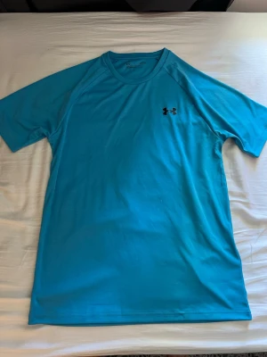 Under Armour T-shirt  - Storlek S