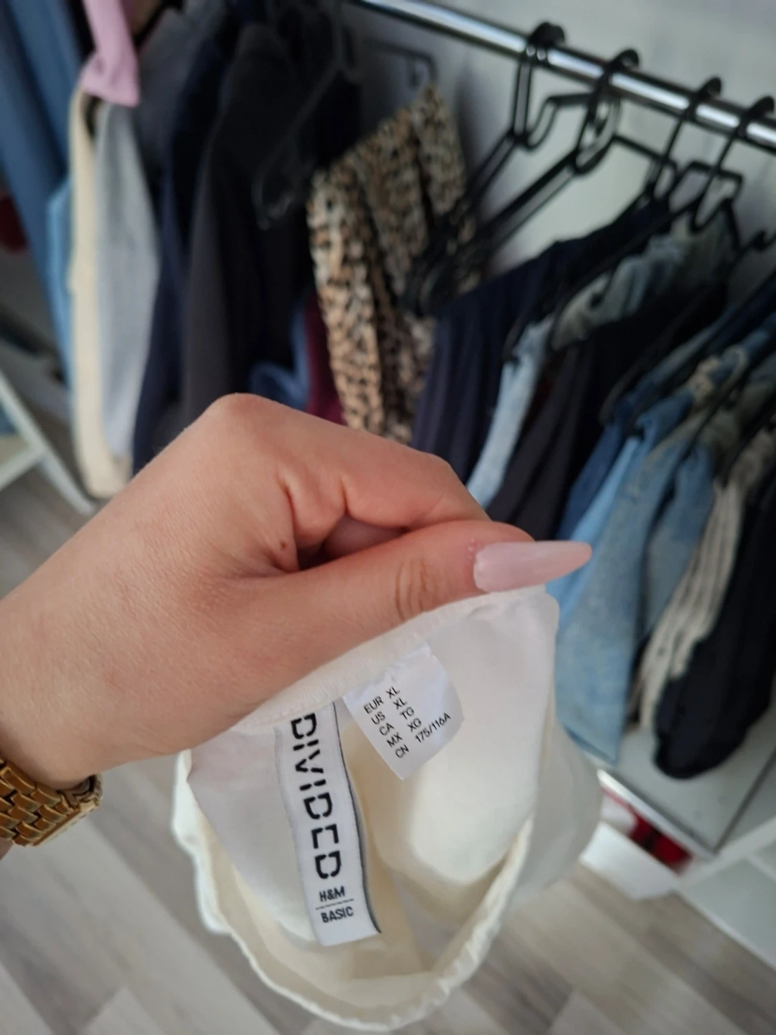 Vit croppad t-shirt med kort ärm - 4