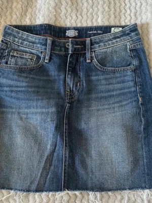 Jeans kjol. - Storlek XS passar även dem som bär S. Inte använts. 🌸
