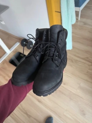 Timberland skor - Använda skor därför är priset lågt! Frakt 1 - 3 dagar, pris kan diskuteras!