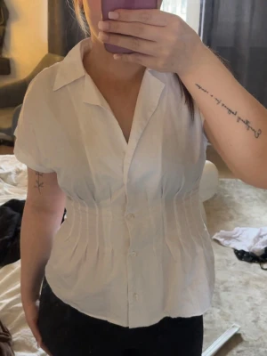 Zara blus  - Fin blus från Zara figursydd