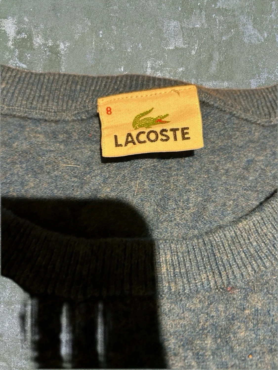 Grå rundhalsad tröja från Lacoste - 1