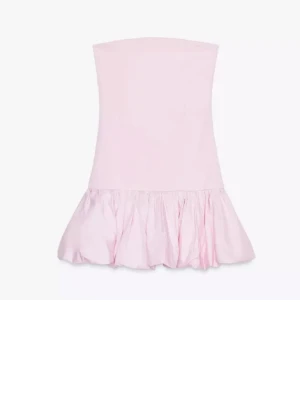 Rosa klänning  - En rosa klänning från Zara. Är i bra skick och knappt andvänd. Köpte den här på Plick 