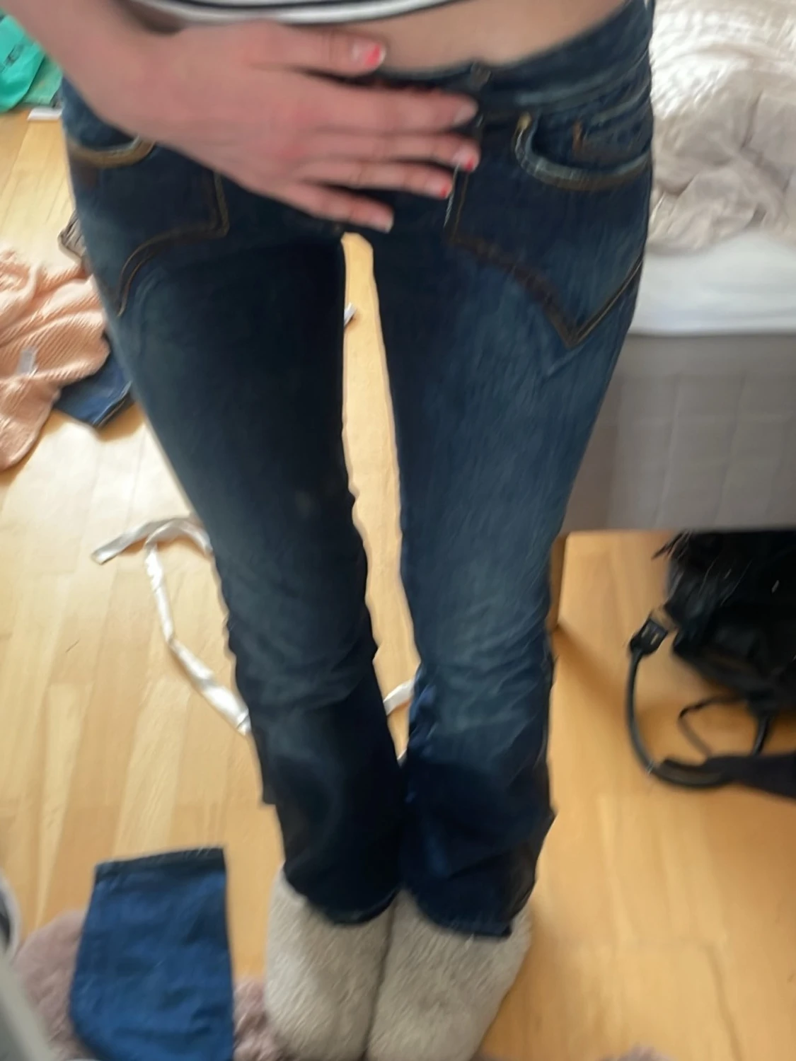 Mörkblå bootcut jeans med låg midja gjord själva  - 2