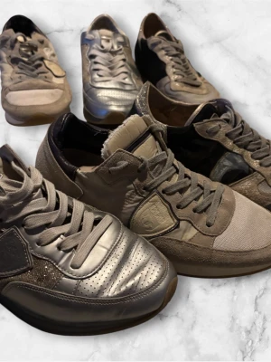 Philippe Model - 3 par philippe model skor (äkta) storlek 37-38. Alla TRE för 500kr styckpris 199kr. 7.5/10 skick på alla. Skriv om det är något mer du undrar över!