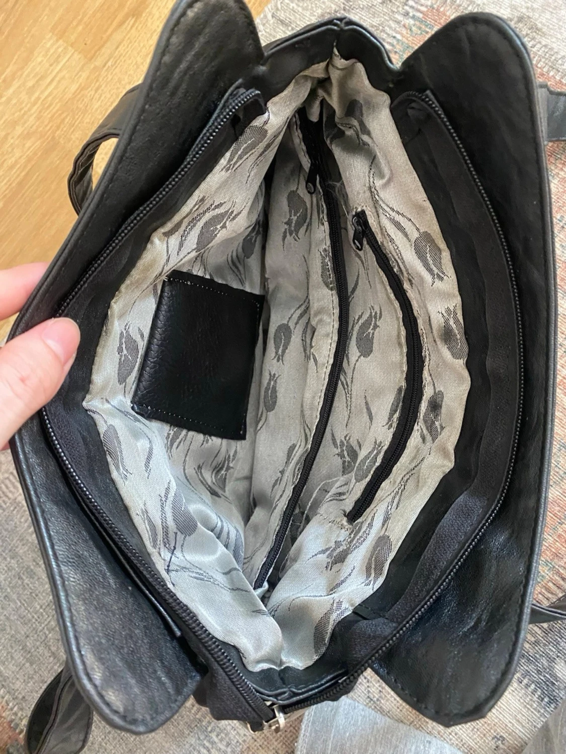 Svart väska - 3