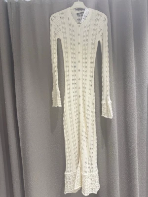 Gina knitted crochet dress - Helt ny lapparna kvar! Strl XS
