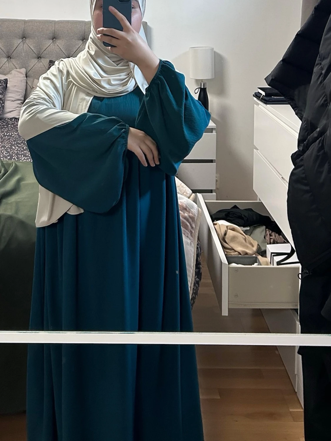 Teal maxiklänning med vida ärmar - 1
