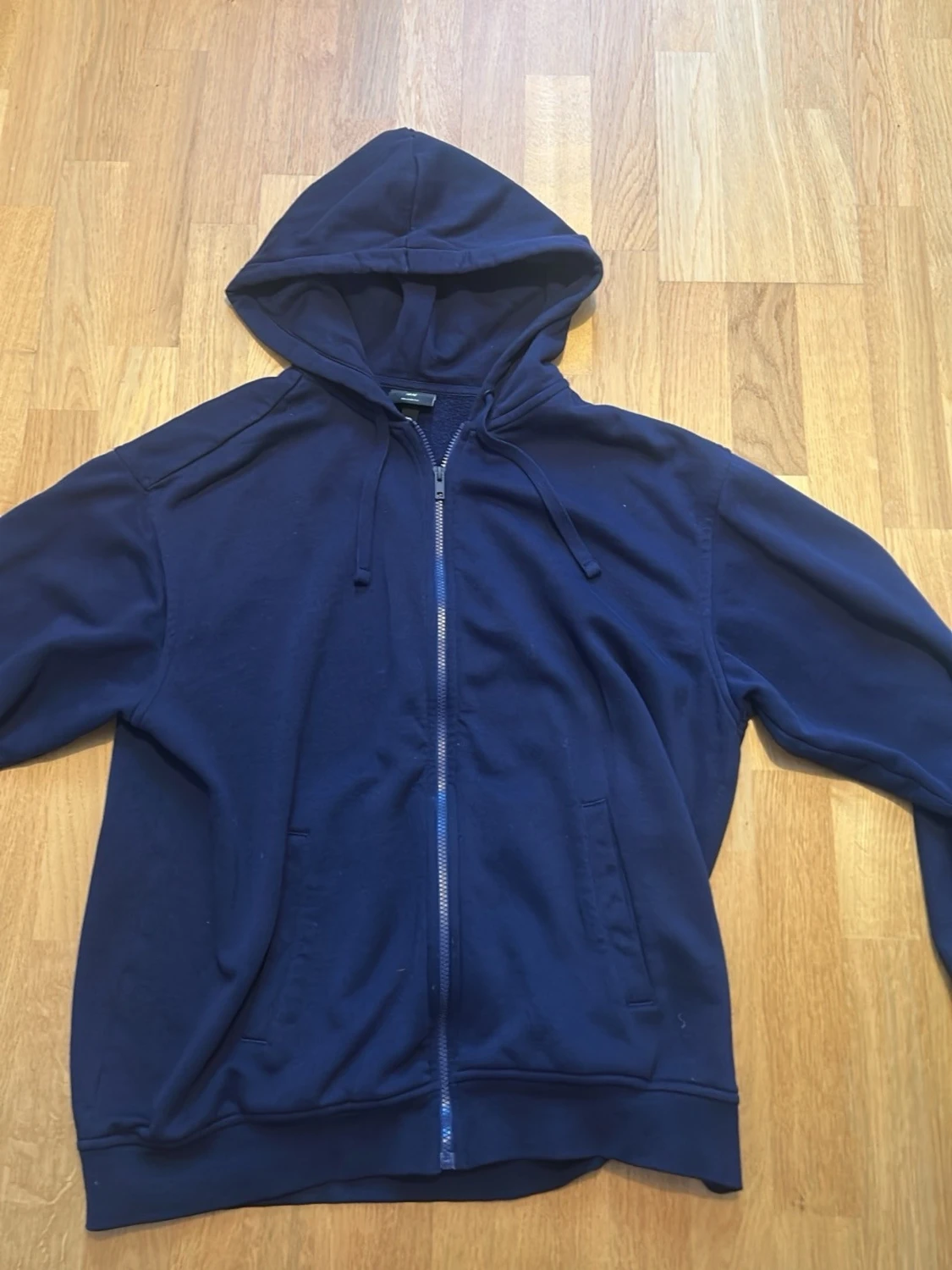 Mörkblå hoodie med dragkedja H&M