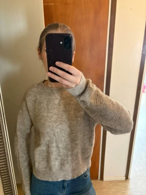 Stickad tröja  - Använder inte 