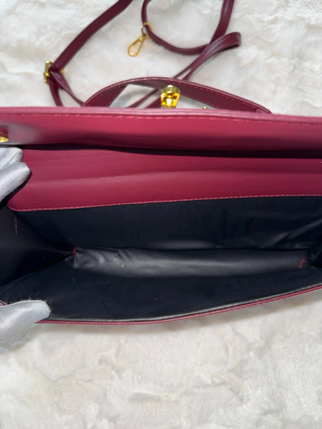 Vinröd axelremsväska med krokoprägling - 6