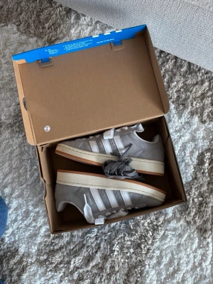 Adidas campus 00s - Enbart testade och säljer pga för liten storlek. 💬 Tveka inte att skriva vid frågor eller bud 📦 Skickar snabbt