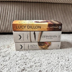 Svenska pocketböcker - 3 pocketböcker på svenska!! röta och odinsbarn är olästa och i nyskick, drömmen runt hörnet är läst och har bruten rygg! lucy dillon: 30kr, röta & odinsbarn: 40kr/bok!! Alla 3 för 100kr