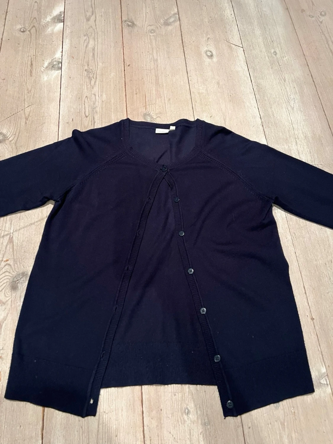 Mörkblå basic kofta med knappar