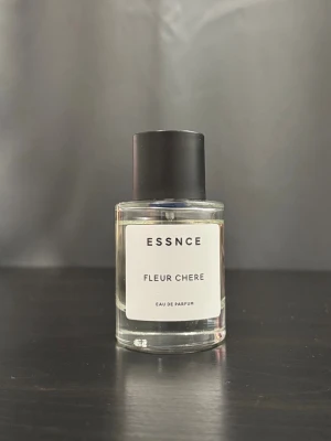 Essnce Fleur Chere - Orginalpris - 360kr