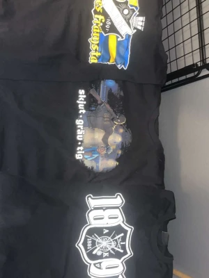Aik tröjer - 3 tröjer från aik. Inga defkter använda typ 2 gånger. Skriv vid nån fråga.  300 kr styck