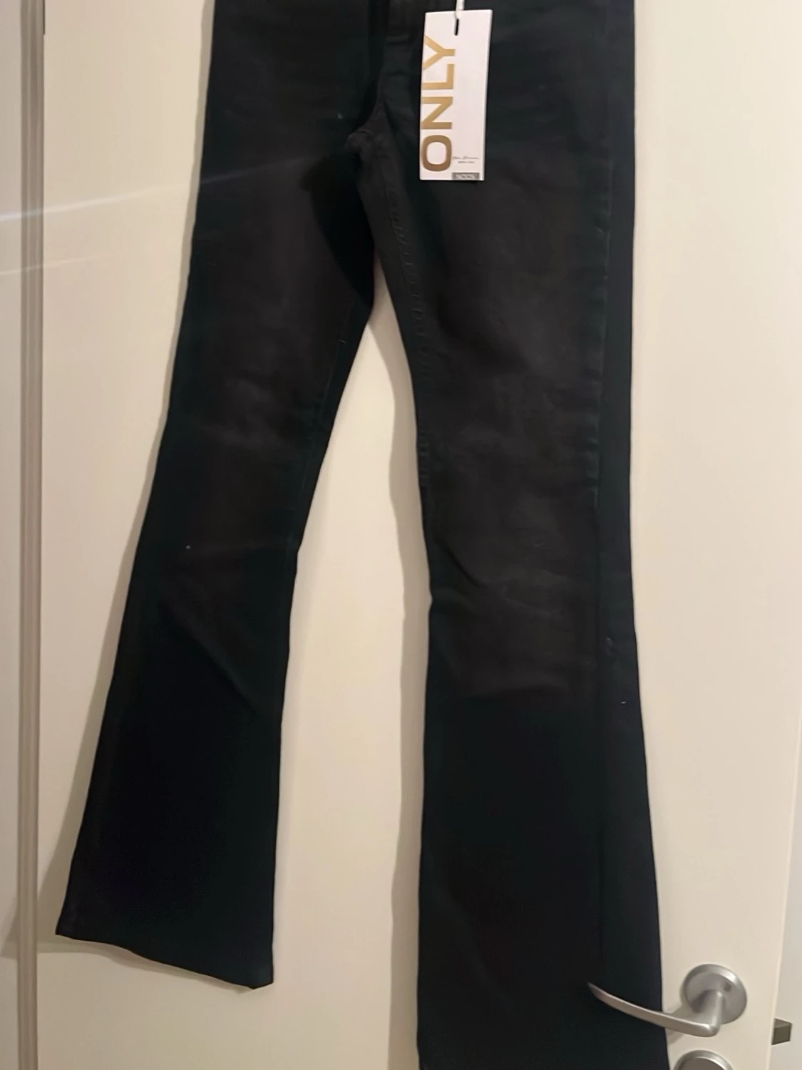 Svarta bootcut jeans från ONLY
