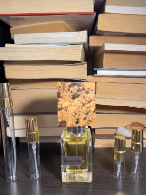 Nasomatto Baraonda sample - Säljer splitt/ tester av denna fina parfym av Nasomatto - Baraonda Finns att köpa i 2ml /80kr - 3ml/ 115kr - 5ml/185kr  Har även andra parfymer så kolla min profil! 