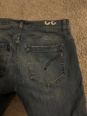 Dondup jeans  - Snygga dondup jeans, ljusblåa i strl 32. Skicket är mycket bra
