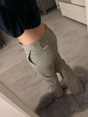 Peak performance byxor - Hittade dessa på vinden från mammas gamla vintage kläder. Tyvärr är dom lite små på mig så därför behöver jag sälja dom. 