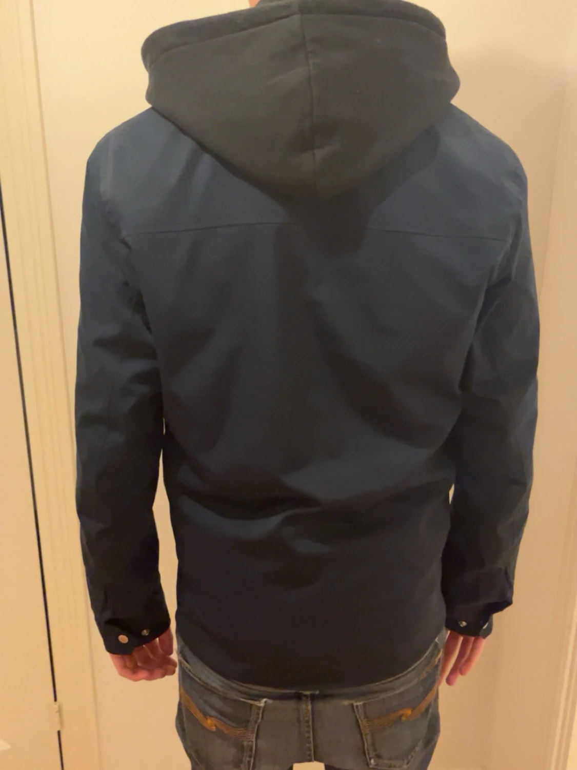 Mörkblå vindjacka med tryckknappar - 1