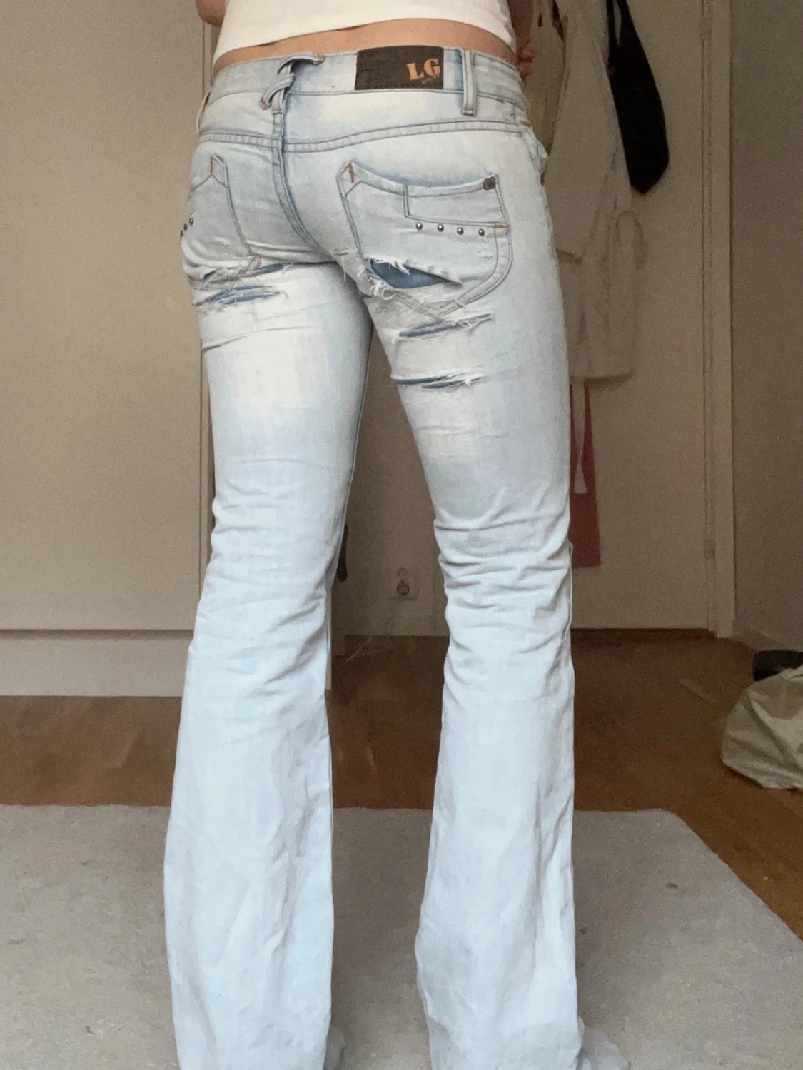 Ljusblå bootcut jeans  - 1