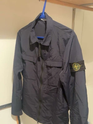 Stone Island overshirt  - Tja säljer denna fina jackan pga inte i behov längre men Abslout min favorit av stone Island 