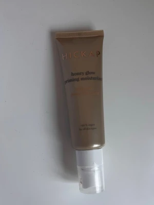 Hickap honeyglow primer - Säljer en Hickap honey glowprimer som endast är testad en gång. 