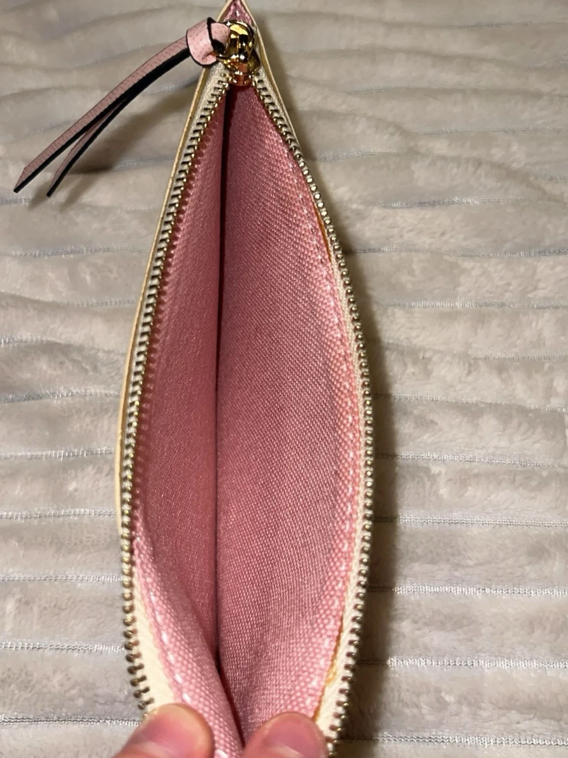 Rutigt kuvertväska från Louis Vuitton - 1