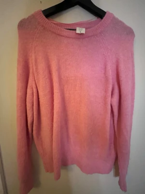 Rosa stickad tröja - Mysig rosa stickad tröja!!