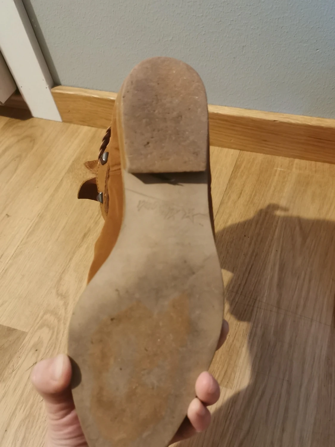 Bruna boots med nitar och flätad detalj - 5