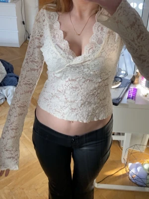 Spets topp  - Fin spelstopp ifrån Gina!